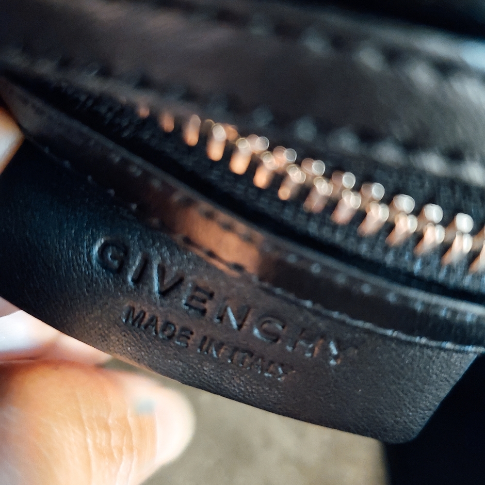 Givenchy Medium Lucrezia Bag: Rebel Yelp - Picture 6 of 11